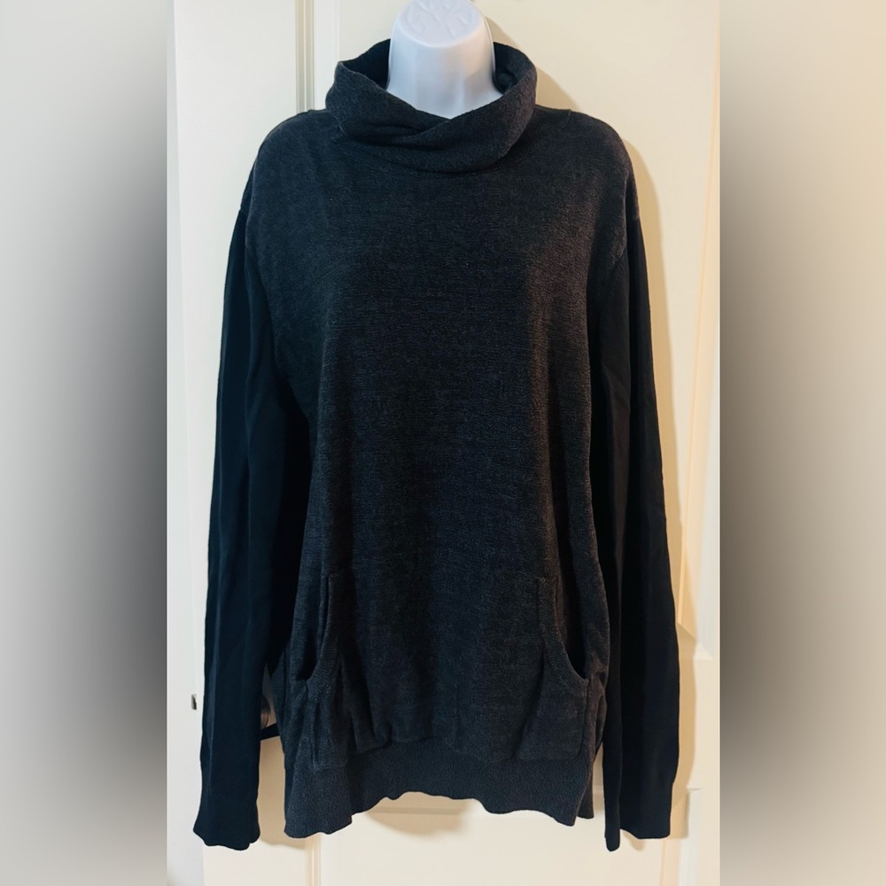 Express Men's Dark Gray and Black Color Block Turtleneck Sweater